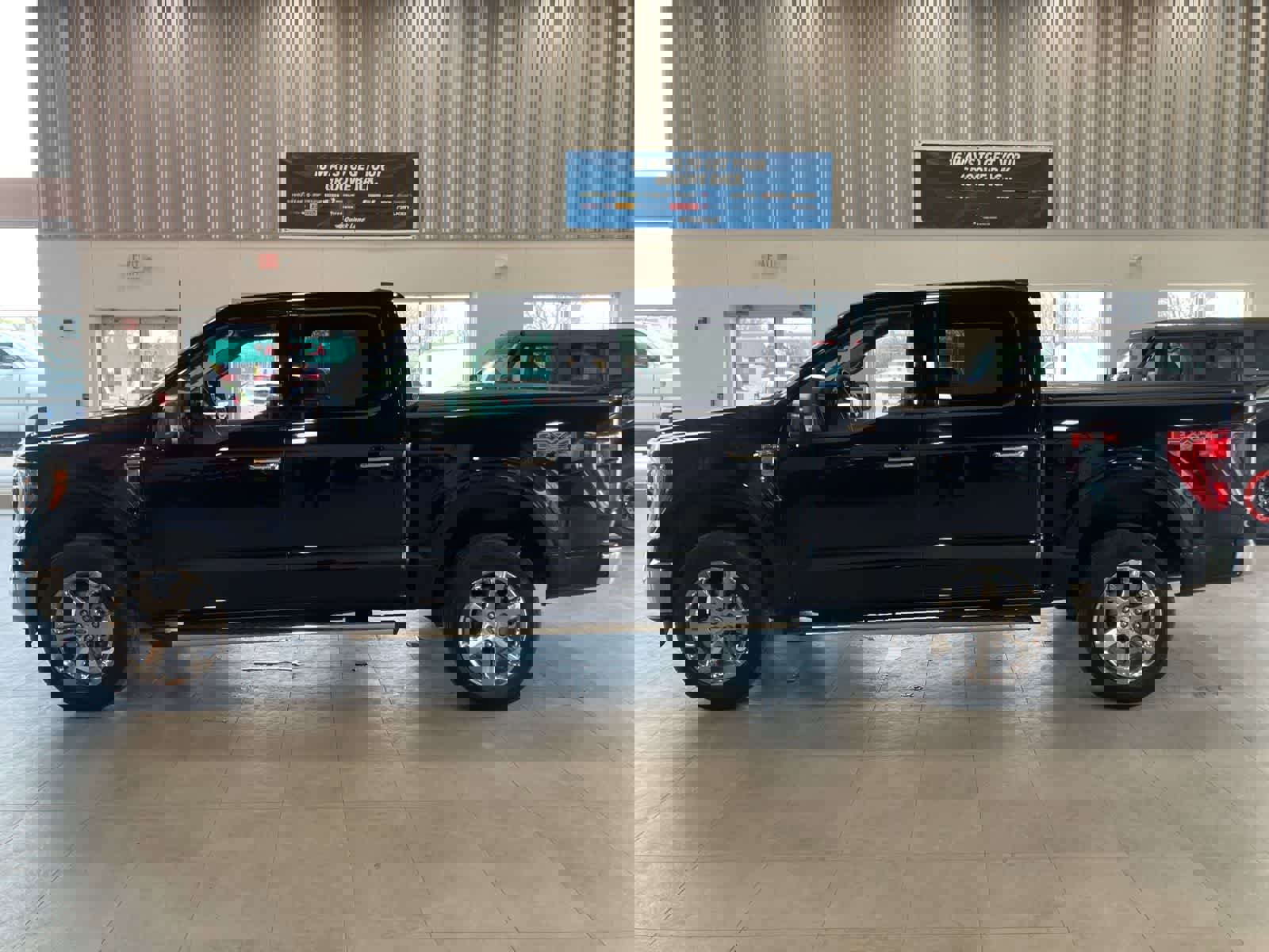 Used 2023 Ford F150 XLT w/ Equipment Group 302A High image 8