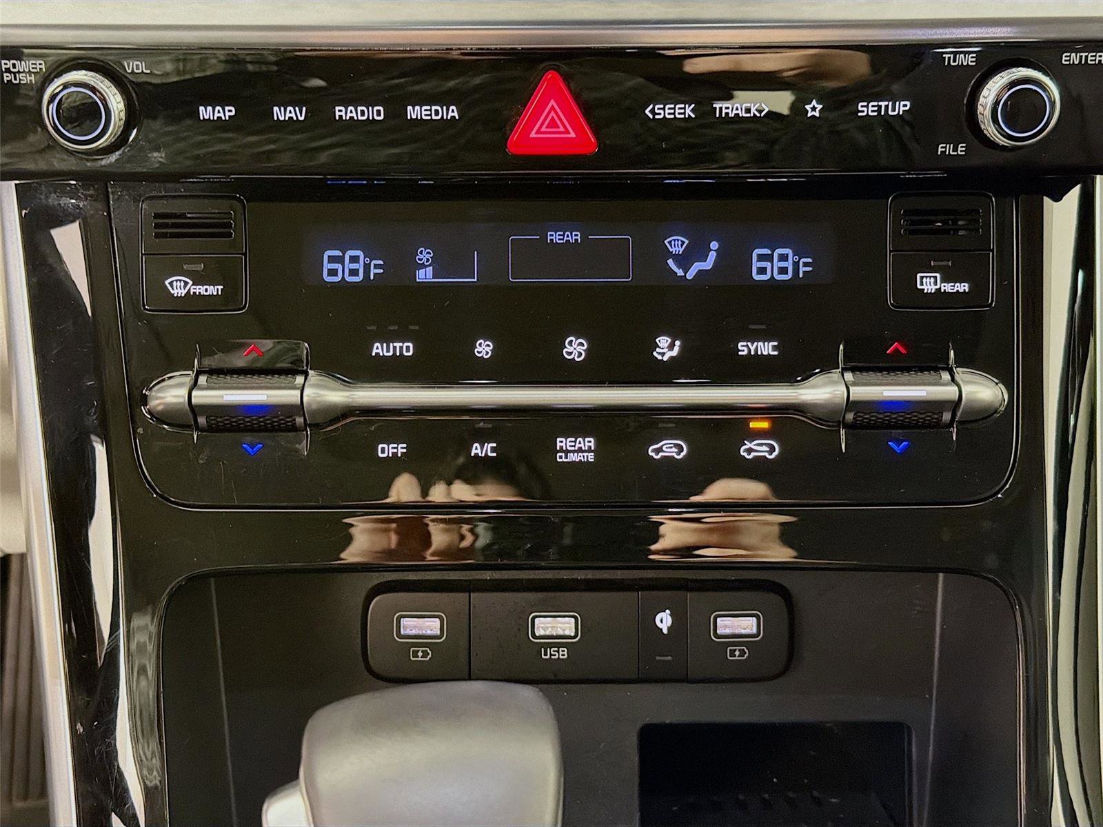 Used 2023 Kia Carnival SX Prestige image 18