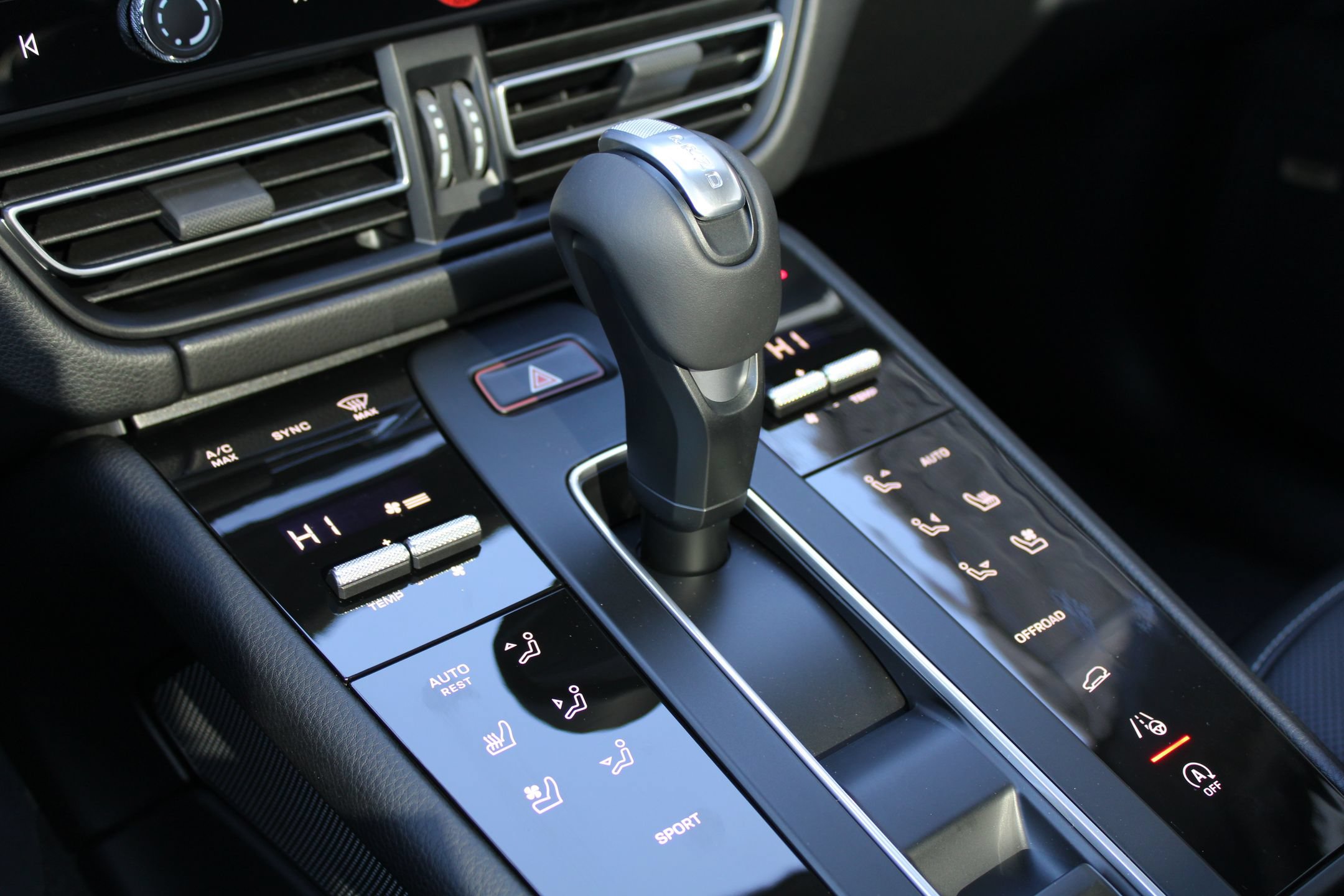 New 2026 Porsche Macan AWD/4WD image 20
