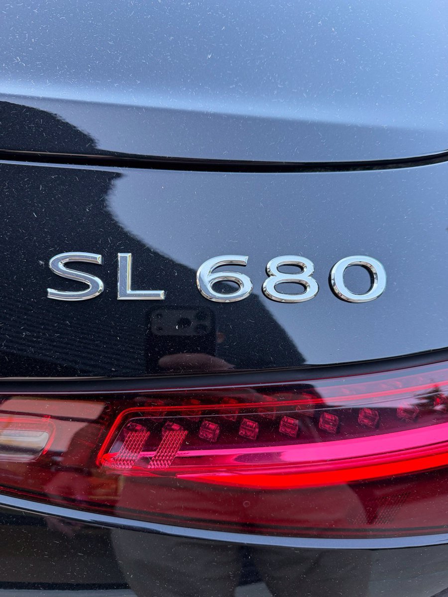 Used 2026 Mercedes-Benz Maybach SL 680 image 12