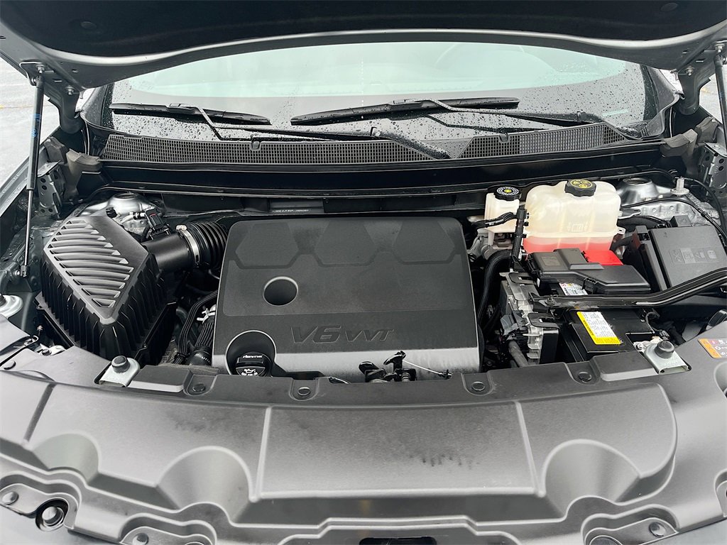 Used 2023 Chevrolet Traverse RS image 32