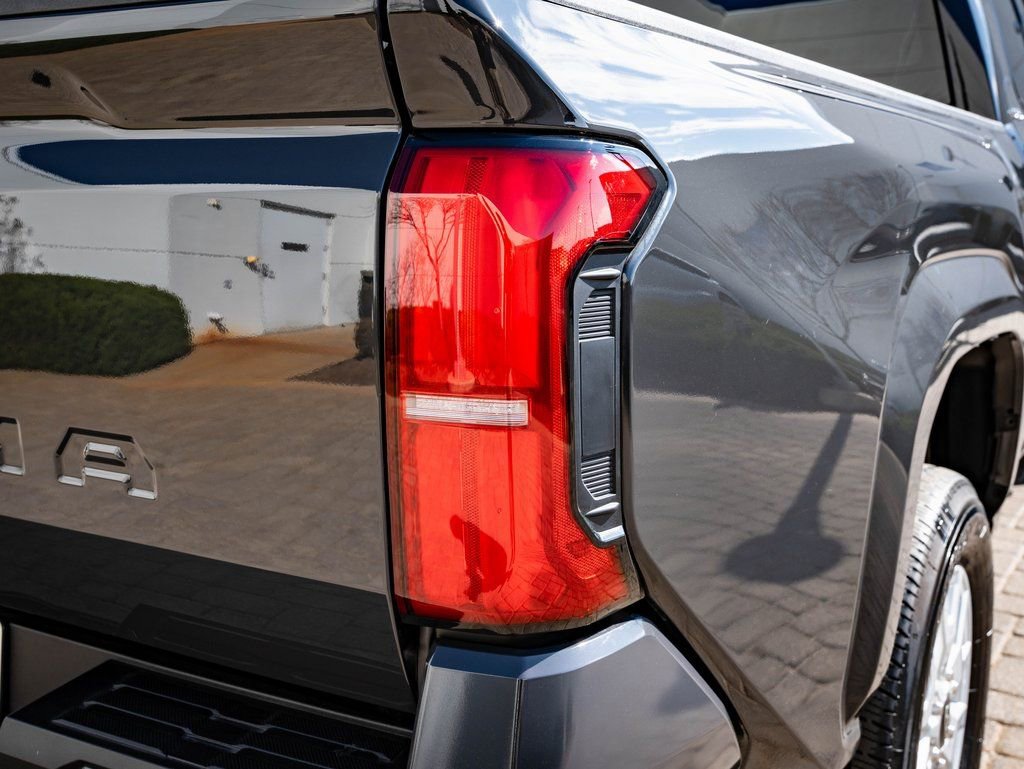 Used 2025 Toyota Tacoma SR5 image 17