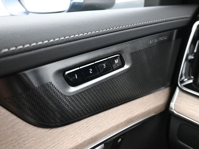 New 2026 Volvo XC90 B6 Plus w/ Protection Package Premier image 30
