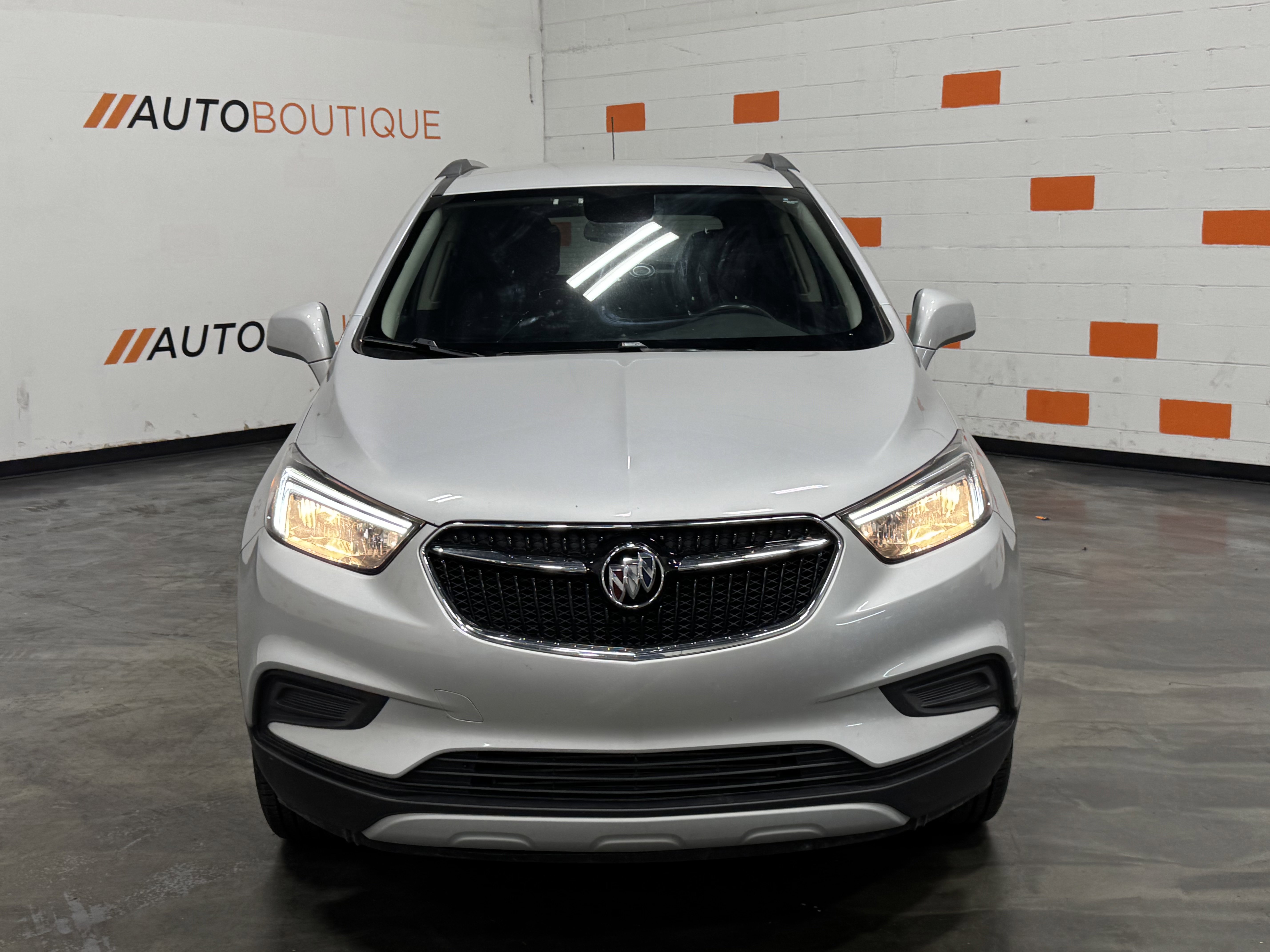 Used 2021 Buick Encore Preferred w/ Safety Package image 3