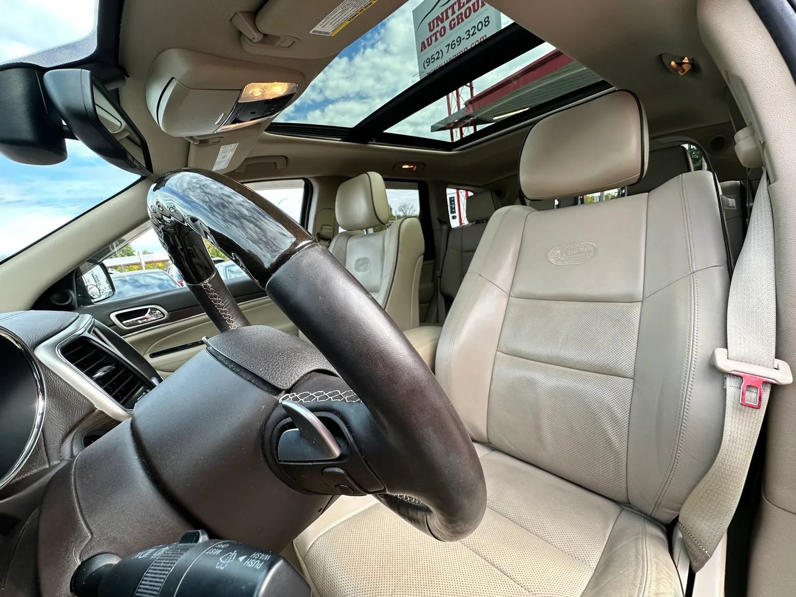 Used 2015 Jeep Grand Cherokee Overland AWD/4WD image 11
