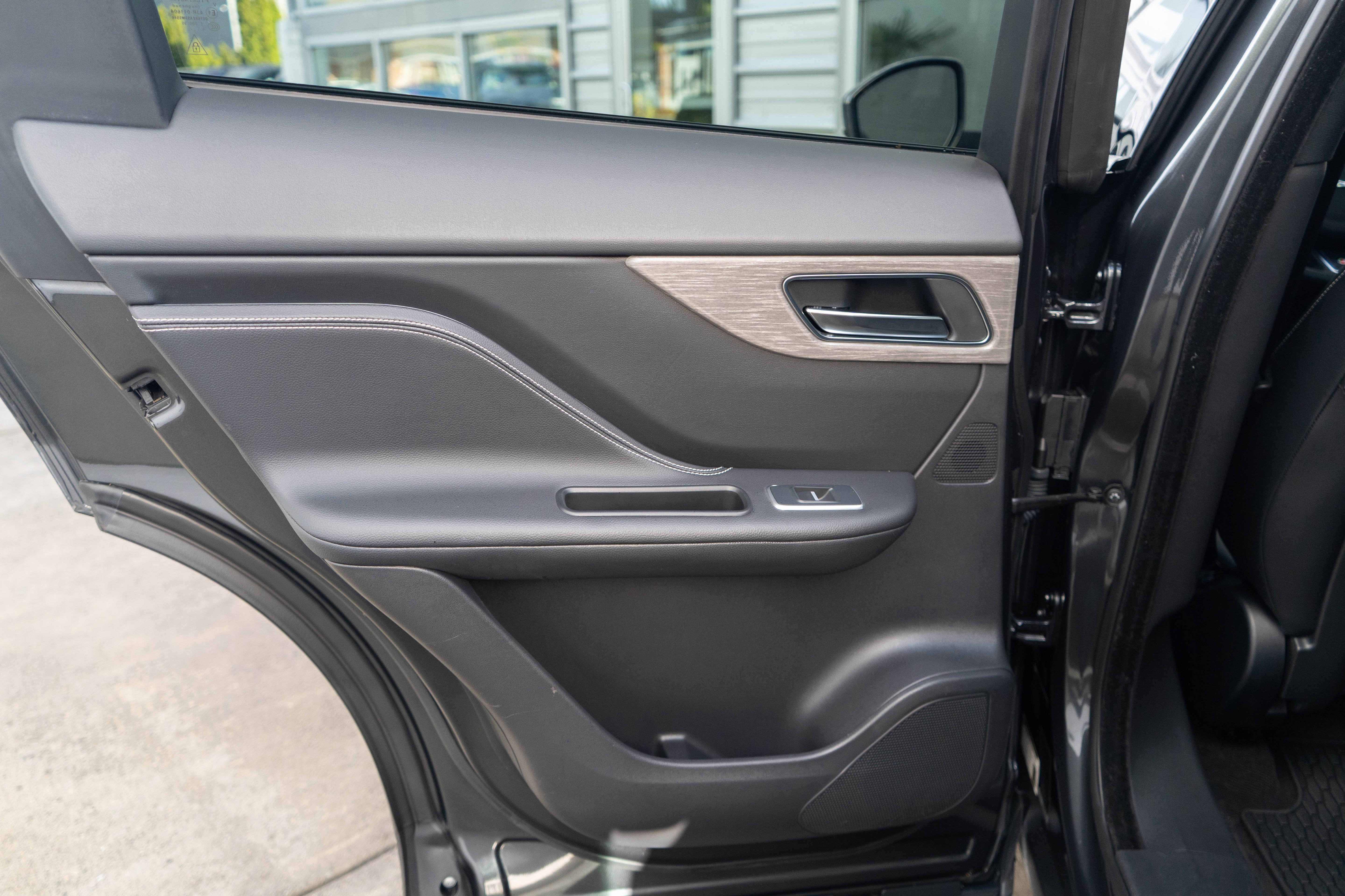 Used 2017 Jaguar F-PACE S image 28