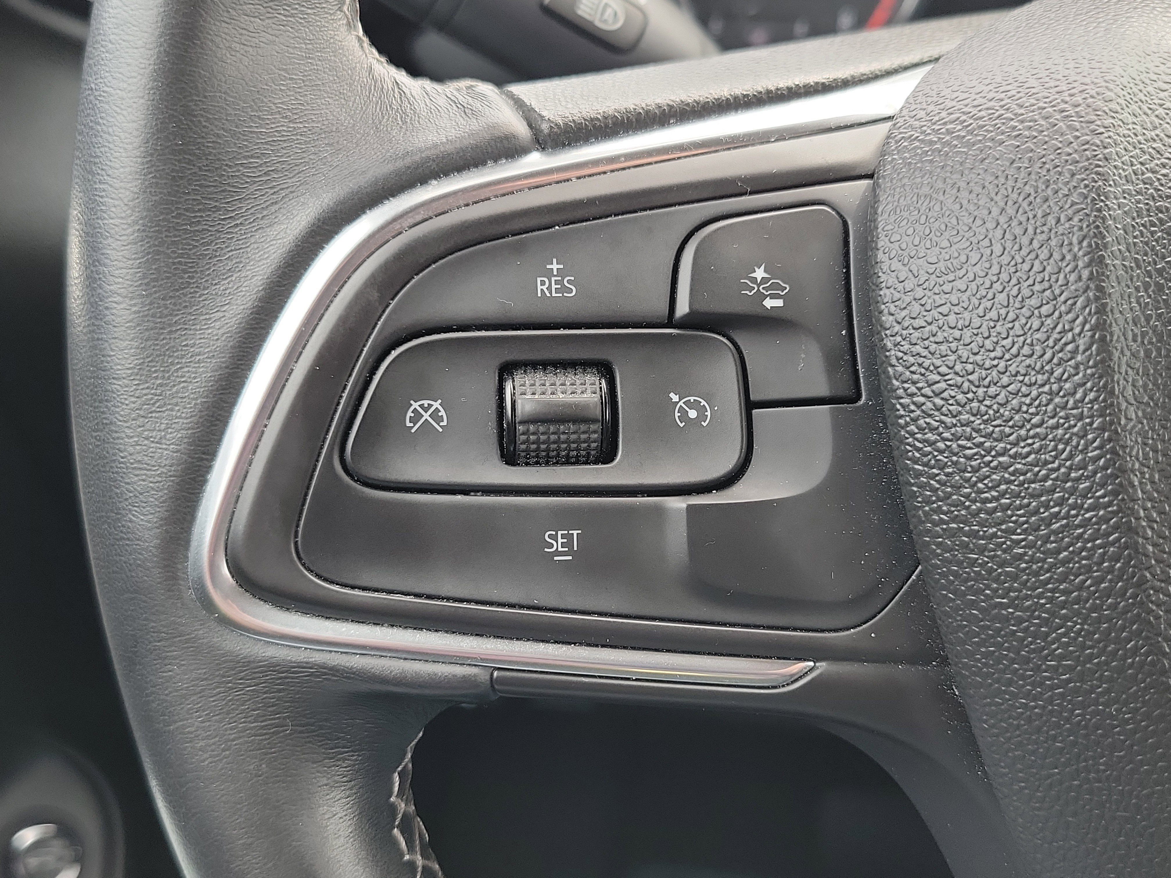 Used 2020 Buick Encore GX Select w/ Advanced Technology Package FWD image 19