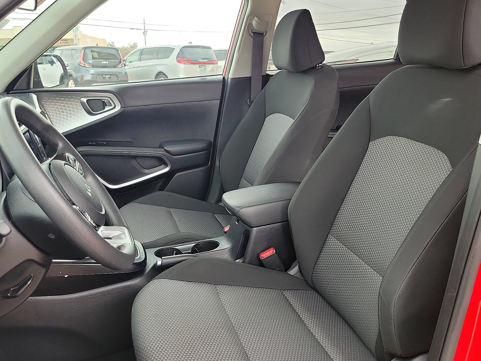 Used 2024 Kia Soul LX w/ Option Group 015 FWD image 11