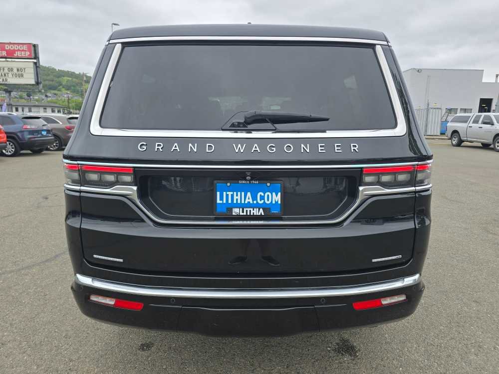 Used 2023 Jeep Grand Wagoneer Series II AWD/4WD image 4