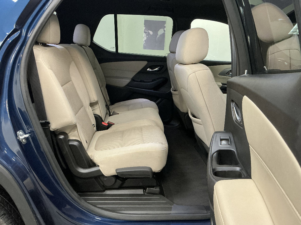 Used 2022 Chevrolet Traverse LS FWD image 32