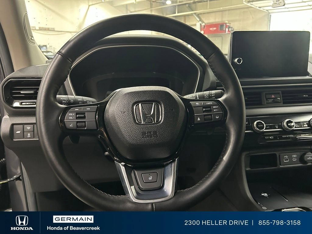 Used 2025 Honda Pilot Elite image 16