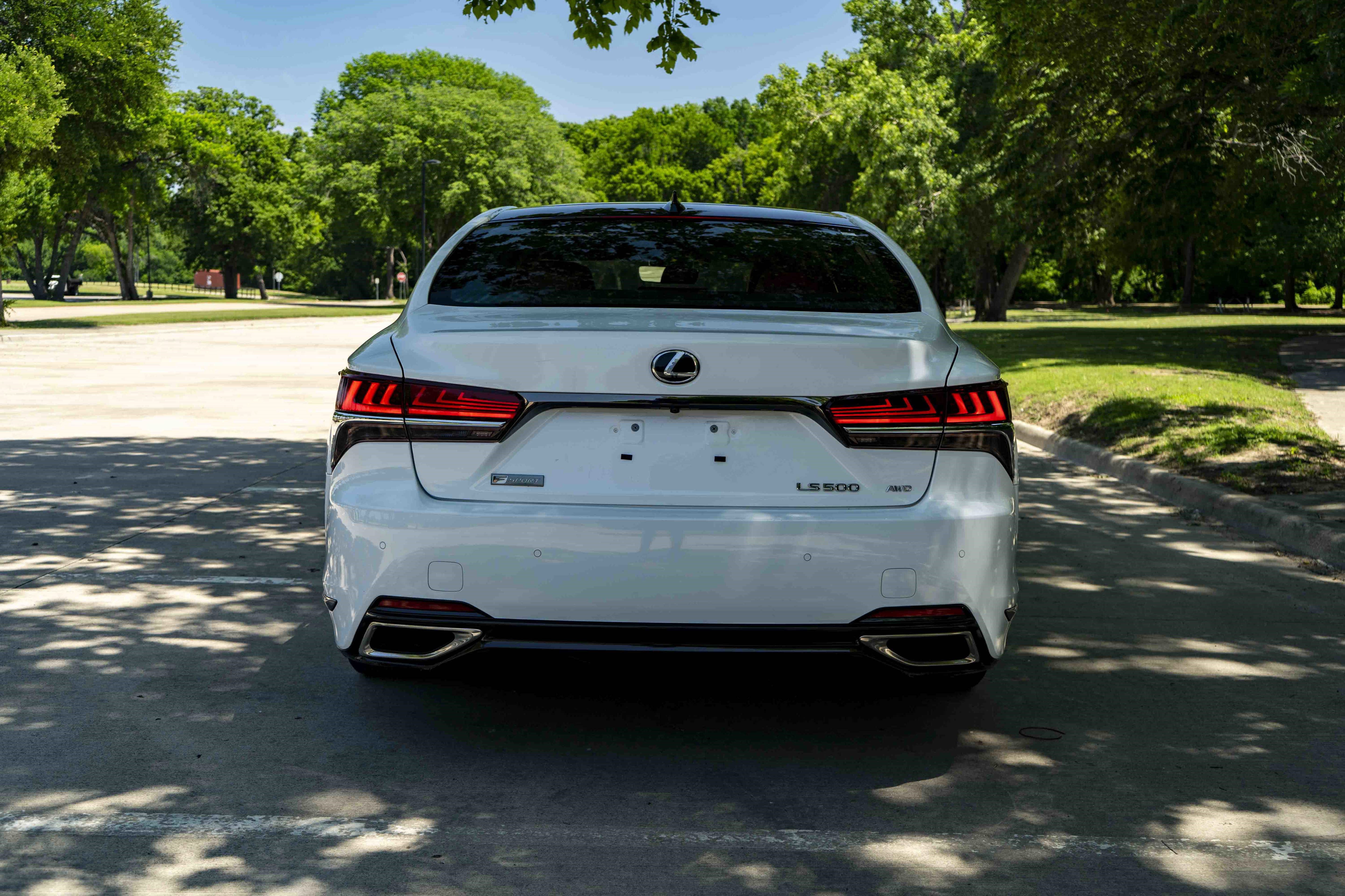 Used 2019 Lexus LS 500 F Sport w/ Accessory Package (Z2) AWD/4WD image 8
