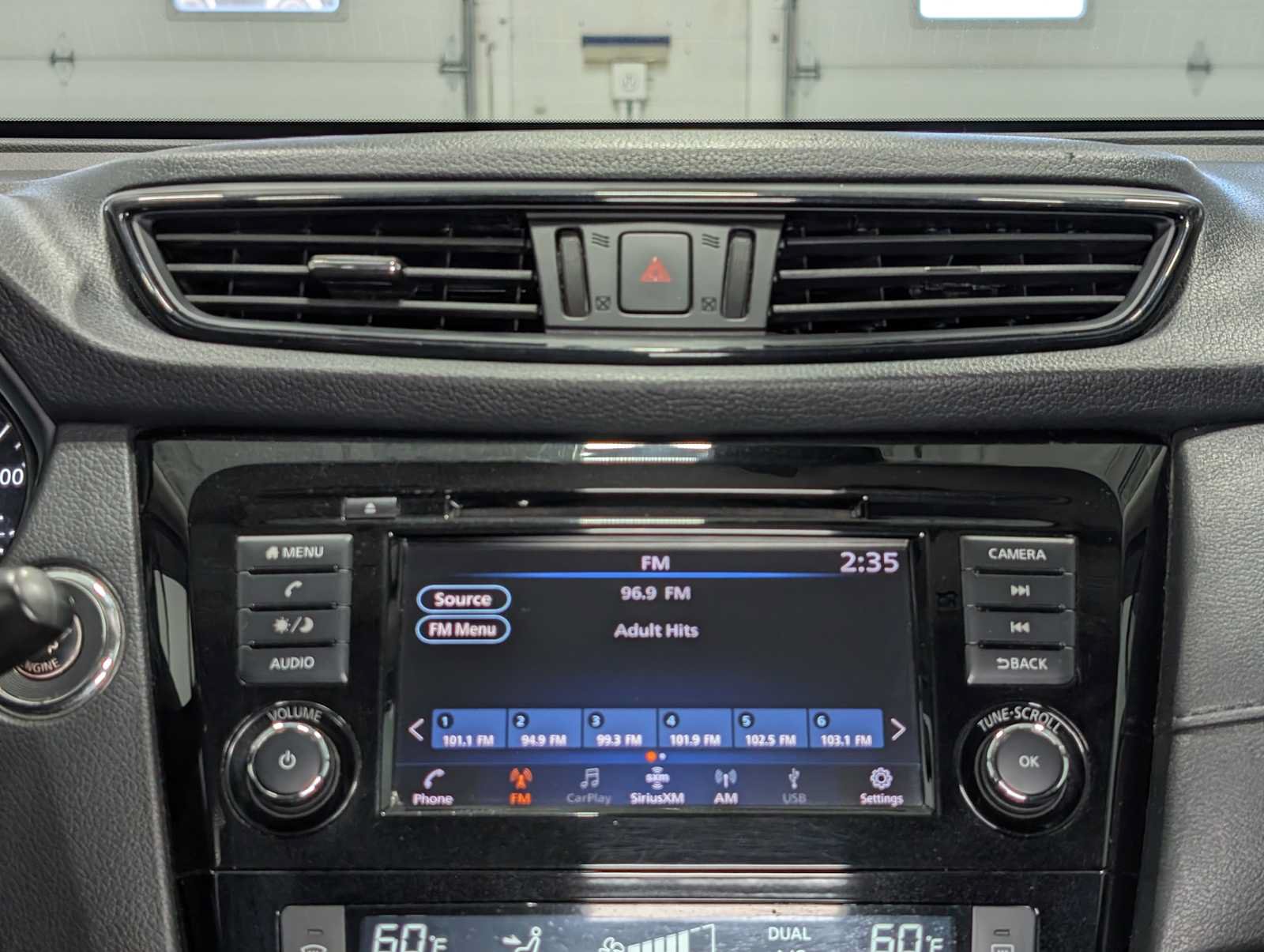 Used 2020 Nissan Rogue SV AWD/4WD image 18