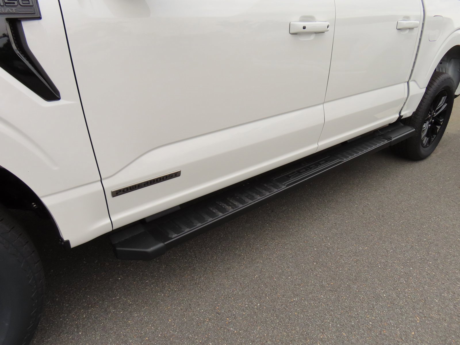 New 2025 Ford F150 Lariat w/ Equipment Group 502A High image 8