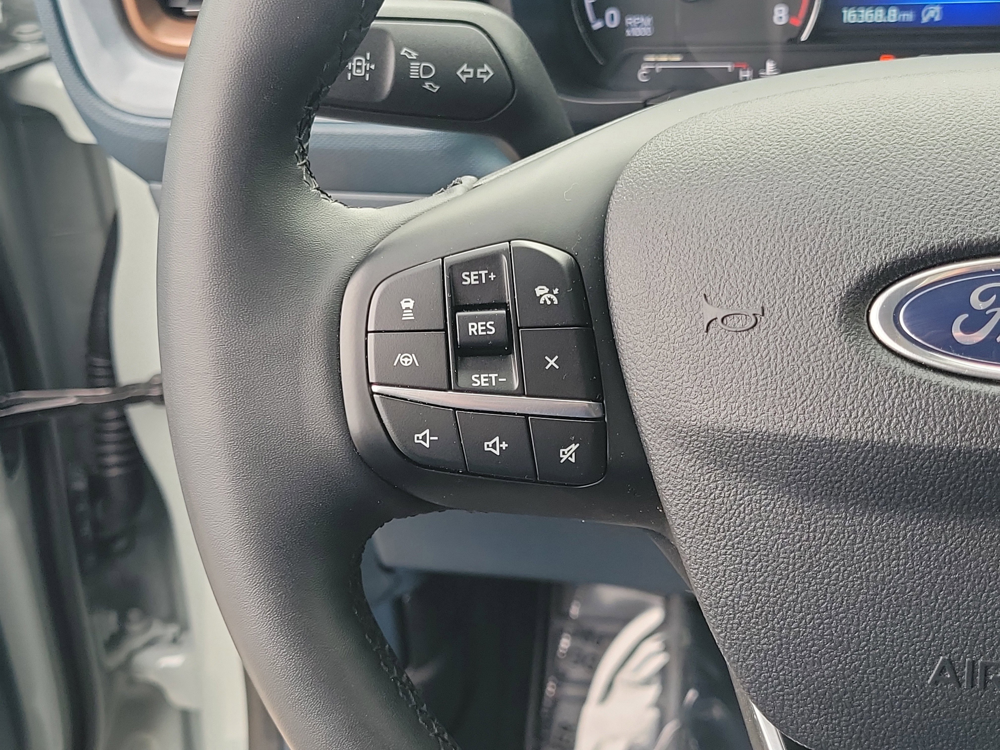 Used 2024 Ford Maverick Lariat w/ FX4 Off-Road Package image 31