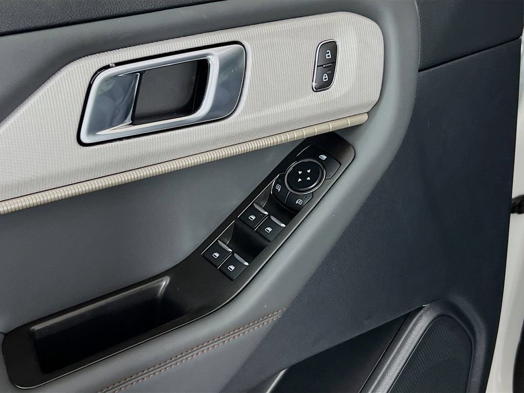 New 2026 Ford Explorer Active AWD/4WD image 12