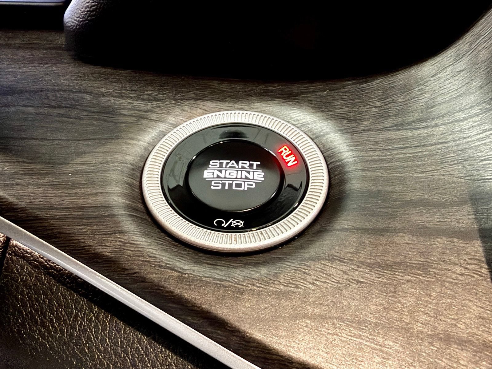 Used 2024 Jeep Grand Cherokee Limited RWD image 29