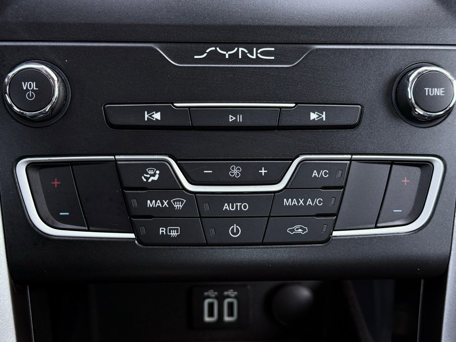 Used 2019 Ford Fusion SE image 39