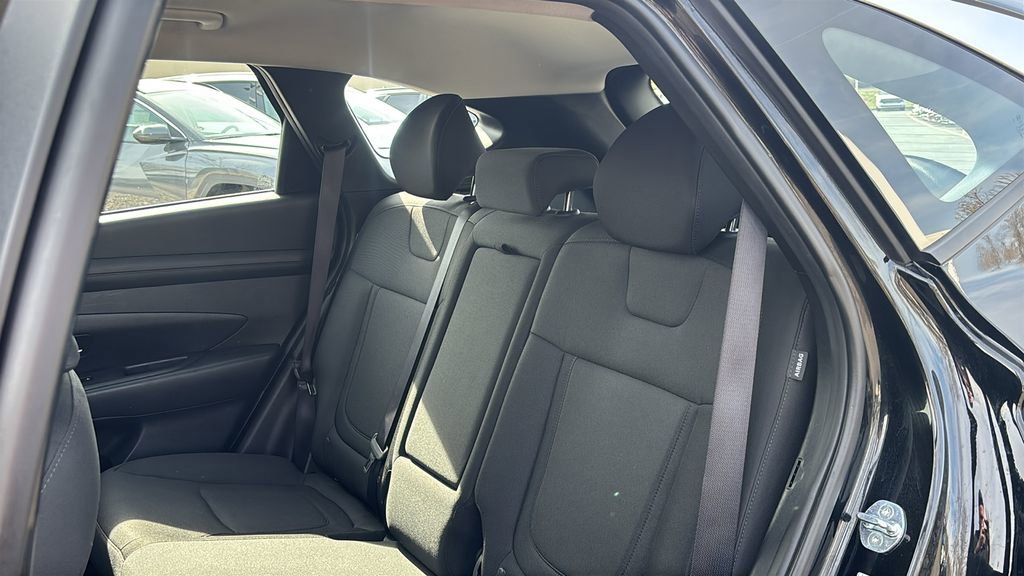 Used 2025 Hyundai Tucson SE image 27
