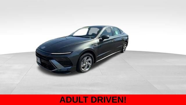 Used 2026 Hyundai Sonata SE FWD image 2