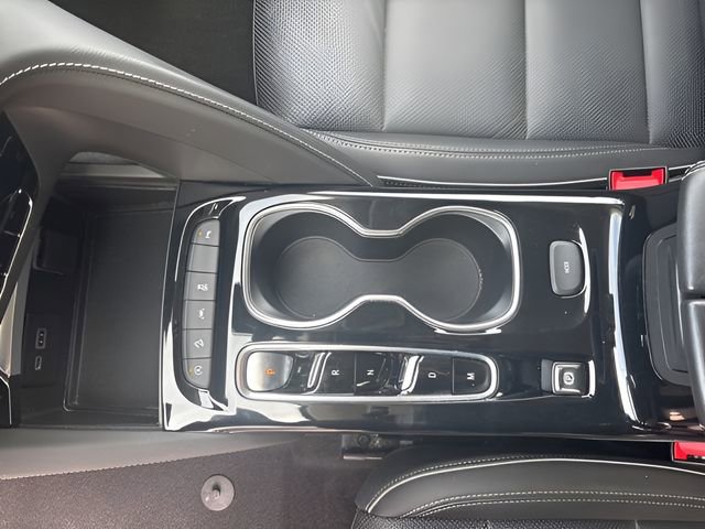 Used 2023 Buick Envision Essence AWD/4WD image 28