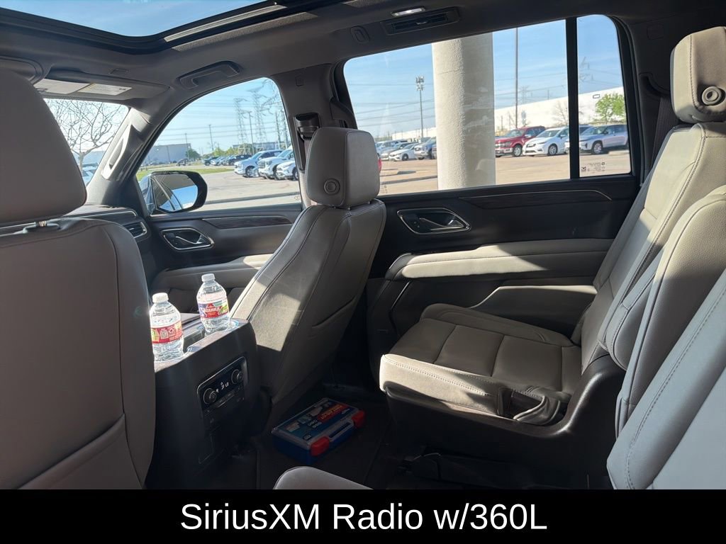 Used 2023 Chevrolet Suburban LT w/ Luxury Package image 7