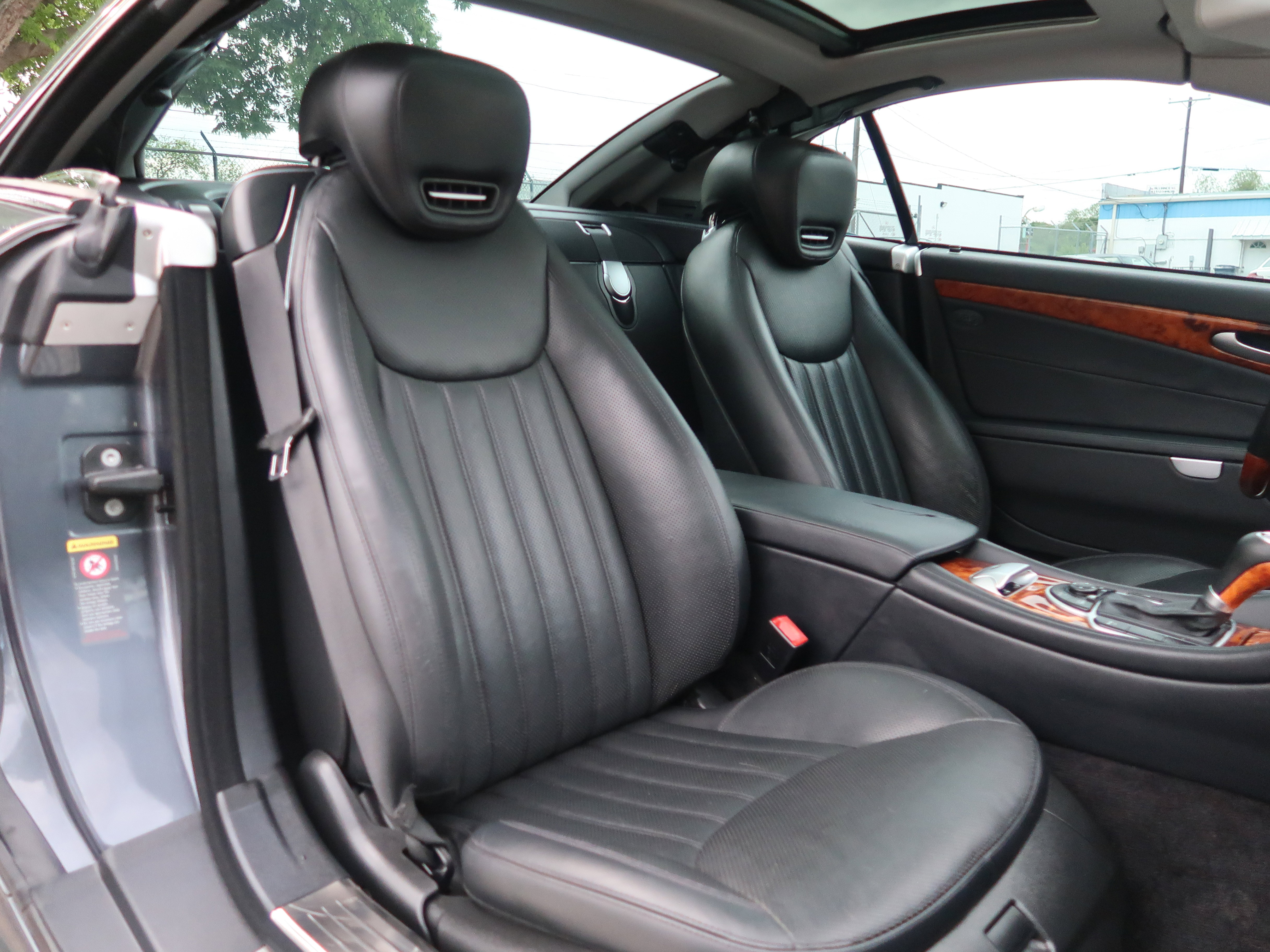 Used 2011 Mercedes-Benz SL 550 image 13