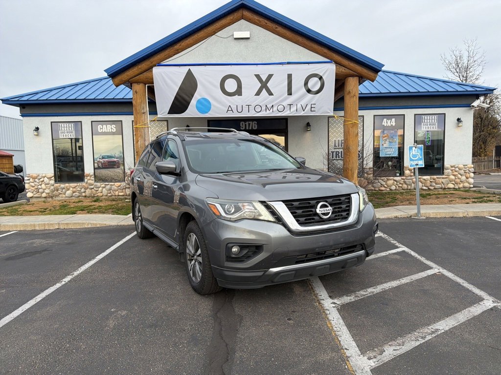 Used 2017 Nissan Pathfinder SL image 1