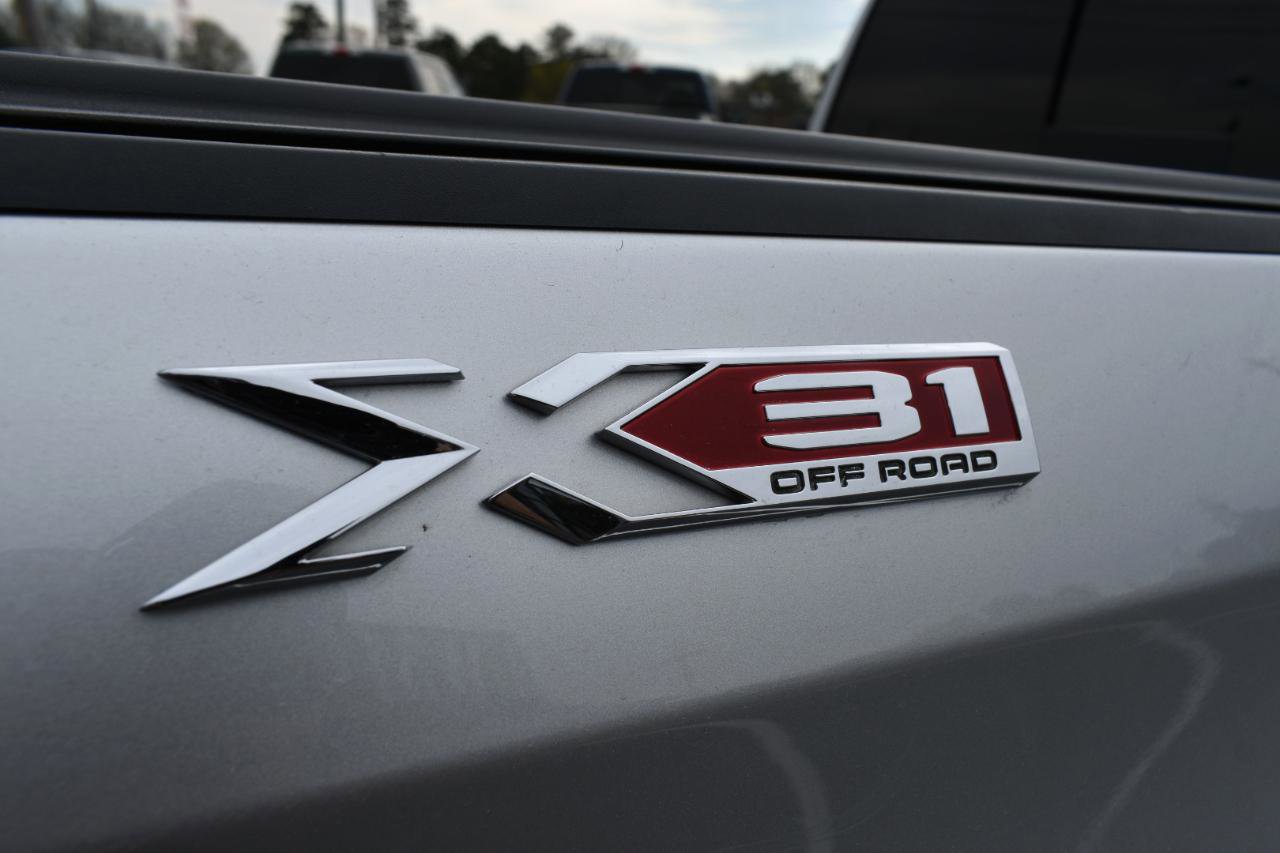 Used 2021 GMC Sierra 1500 SLT image 44