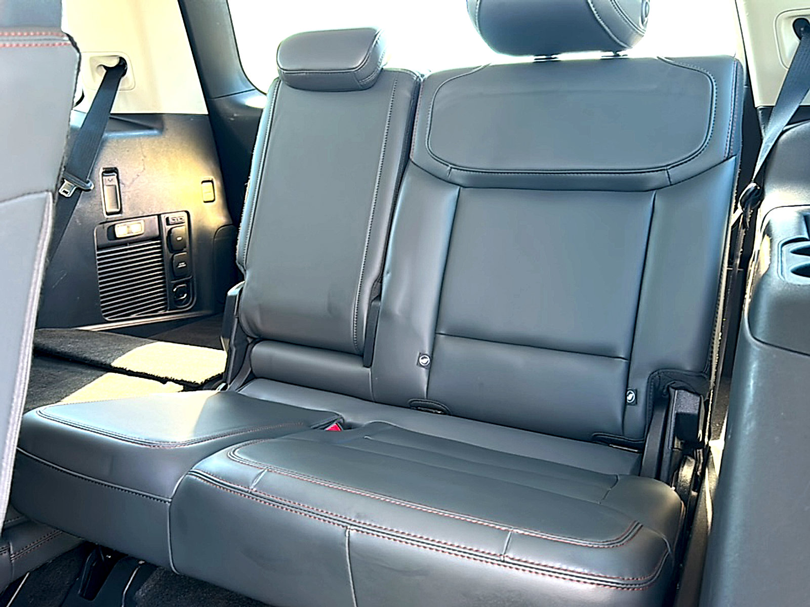 Used 2025 Ford Expedition Active AWD/4WD image 21