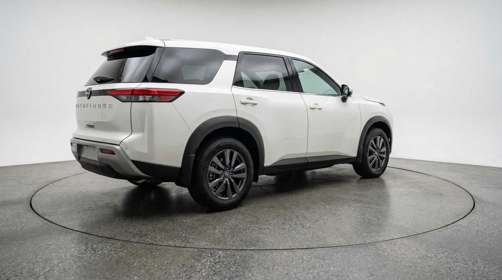 Used 2025 Nissan Pathfinder SV image 9