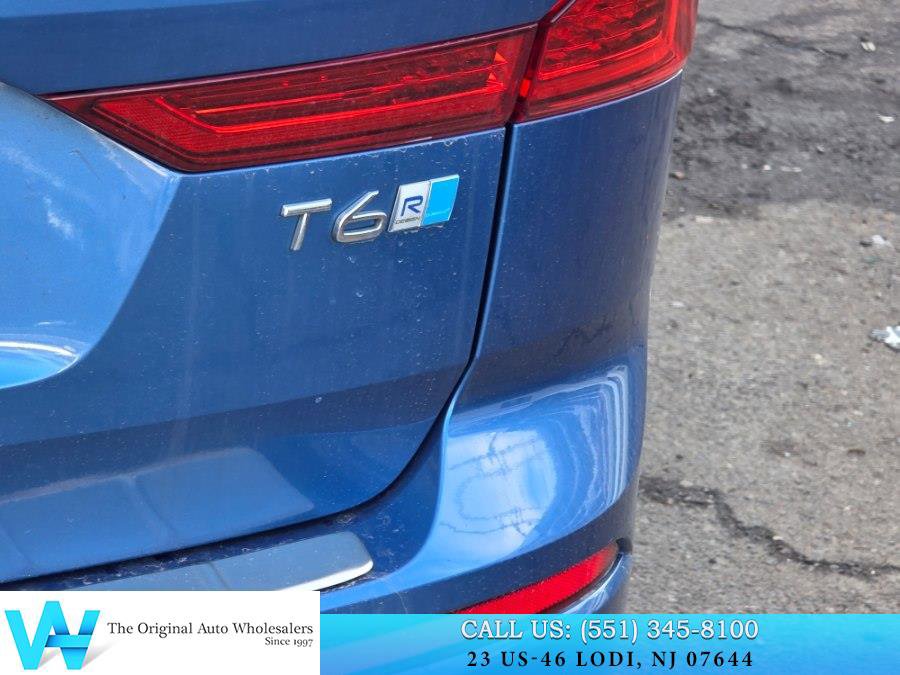 Used 2018 Volvo XC60 T6 R-Design w/ Convenience Package image 10