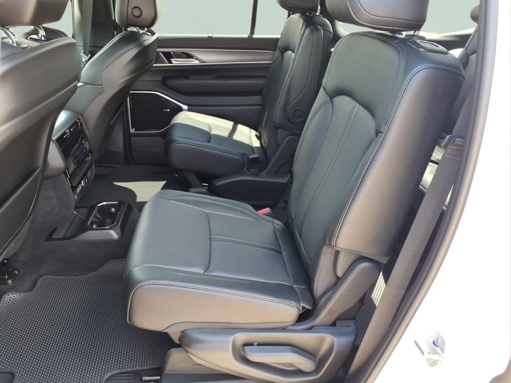 New 2026 Jeep Grand Wagoneer Limited AWD/4WD image 14