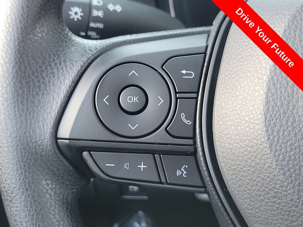 Used 2026 Toyota Corolla LE FWD image 5