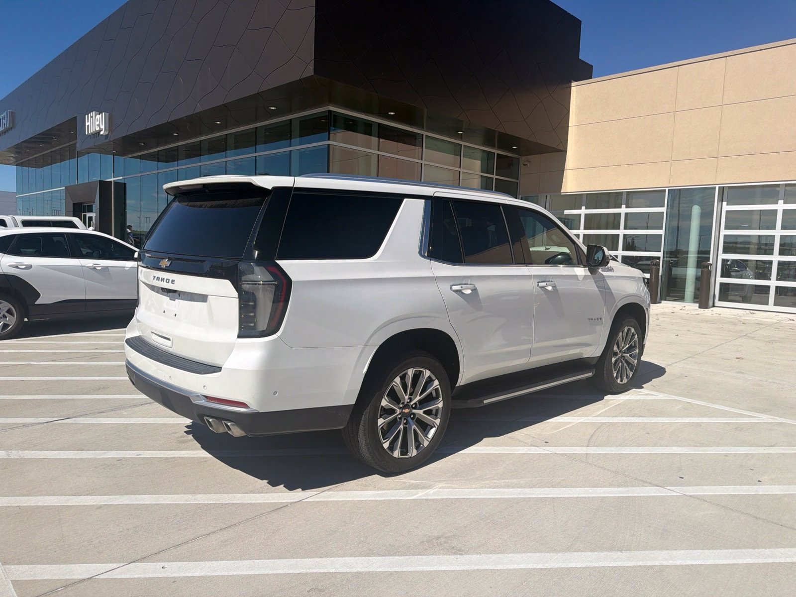 Used 2025 Chevrolet Tahoe High Country AWD/4WD image 5