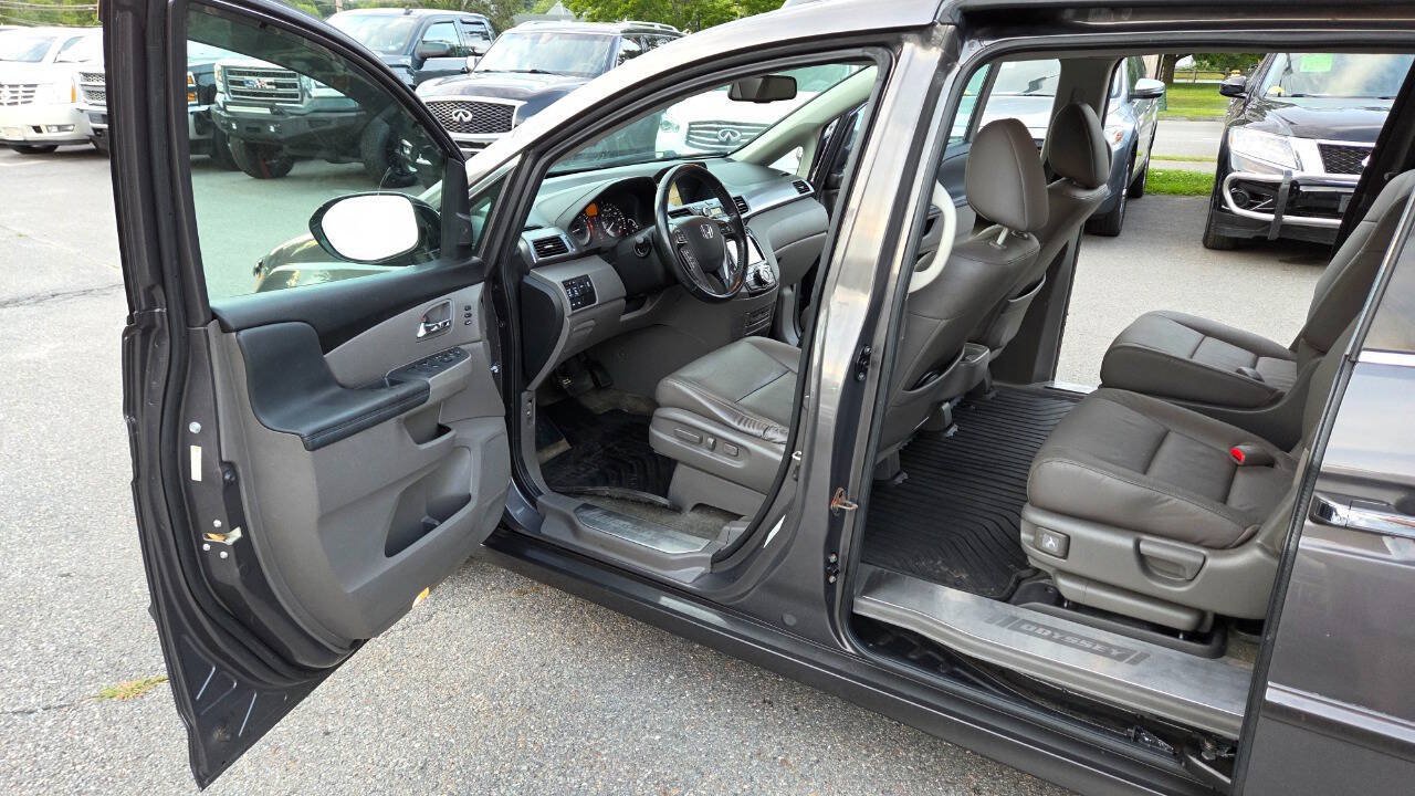 Used 2014 Honda Odyssey Touring Elite image 25