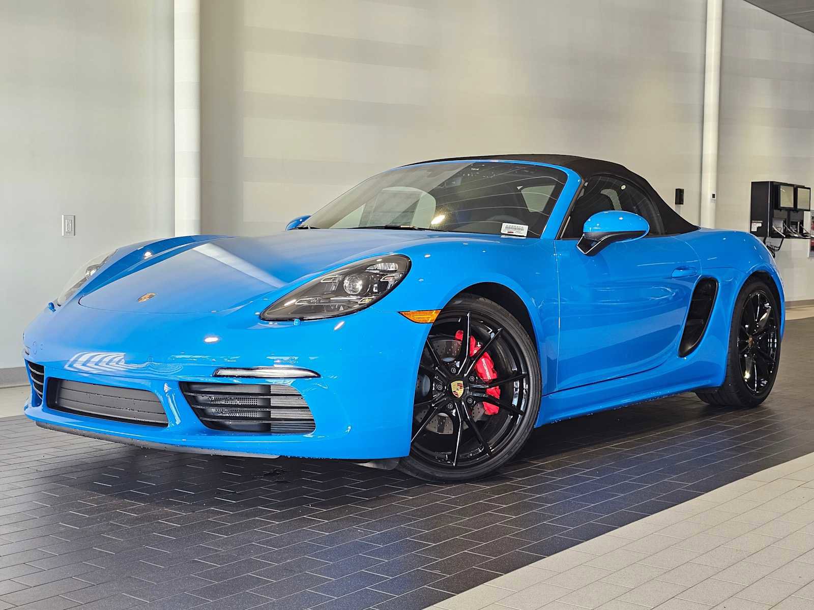 New 2025 Porsche 718 Boxster S image 1