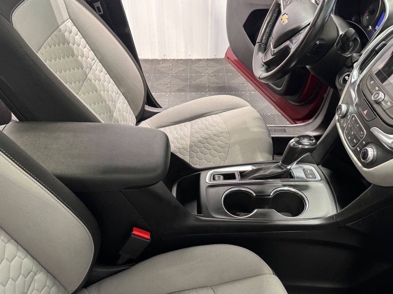 Used 2019 Chevrolet Equinox LT w/ LT True North Edition AWD/4WD image 22