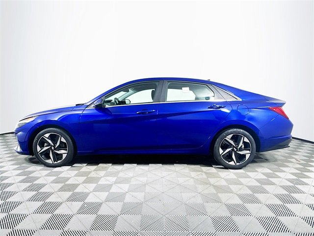 Used 2023 Hyundai Elantra Limited w/ Cargo Package image 5