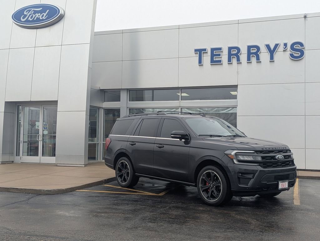 Used 2023 Ford Expedition Limited image 1