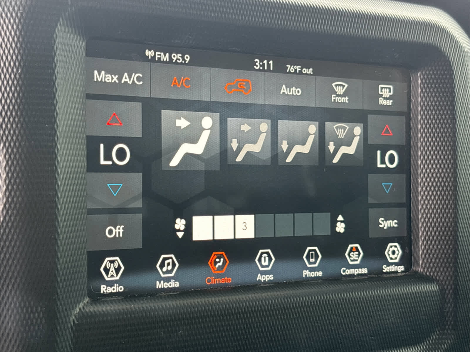 Used 2023 Jeep Wrangler Willys image 17