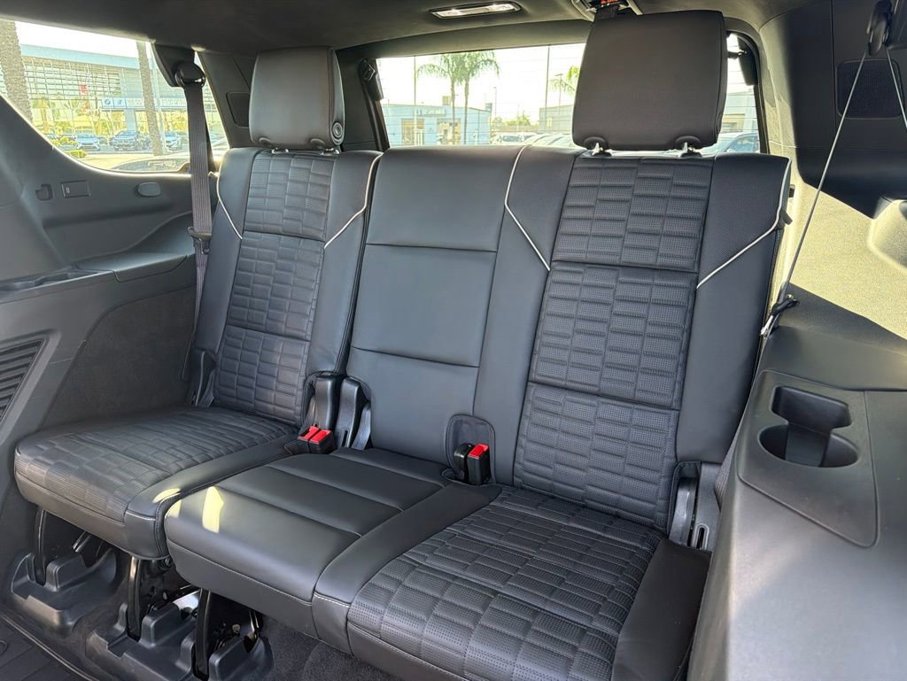 Used 2024 Cadillac Escalade Sport Platinum w/ LPO, ONYX Package AWD/4WD image 13