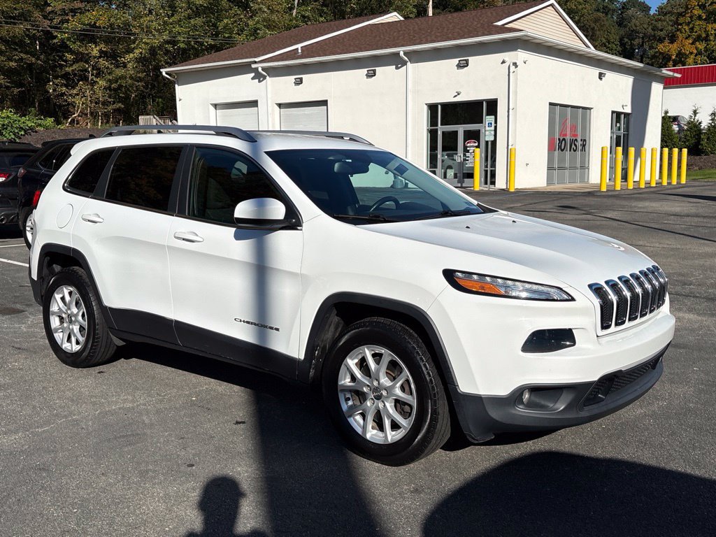 Used 2015 Jeep Cherokee Latitude w/ Cold Weather Group AWD/4WD image 7