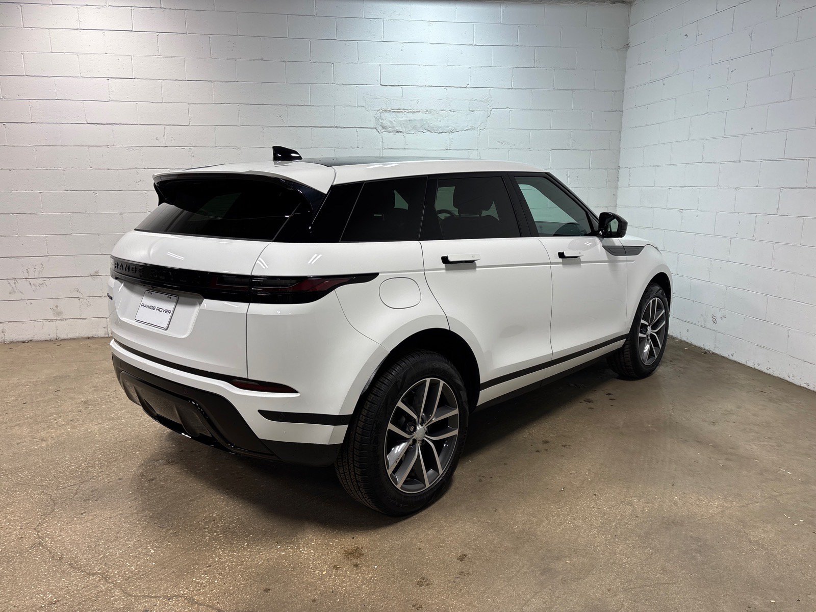 Used 2026 Land Rover Range Rover Evoque S AWD/4WD image 6