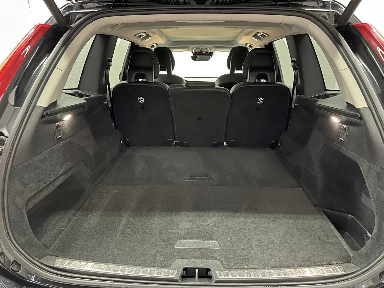 Used 2016 Volvo XC90 T5 Momentum image 25