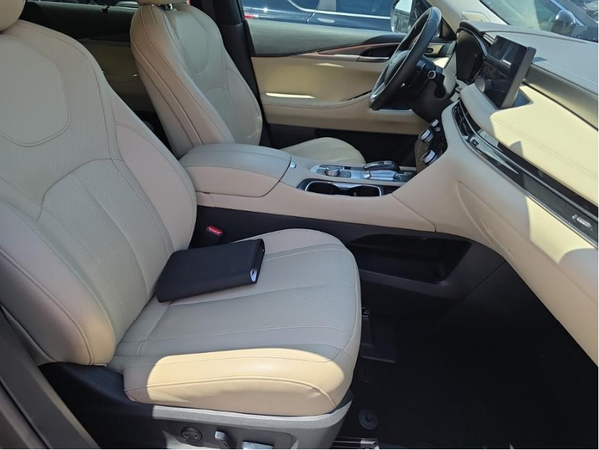 Used 2024 INFINITI QX60 Luxe w/ Performance Audio Package FWD image 17