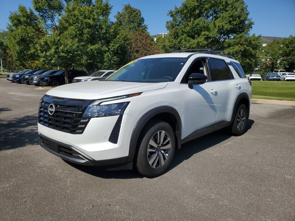 New 2026 Nissan Pathfinder SL FWD image 2