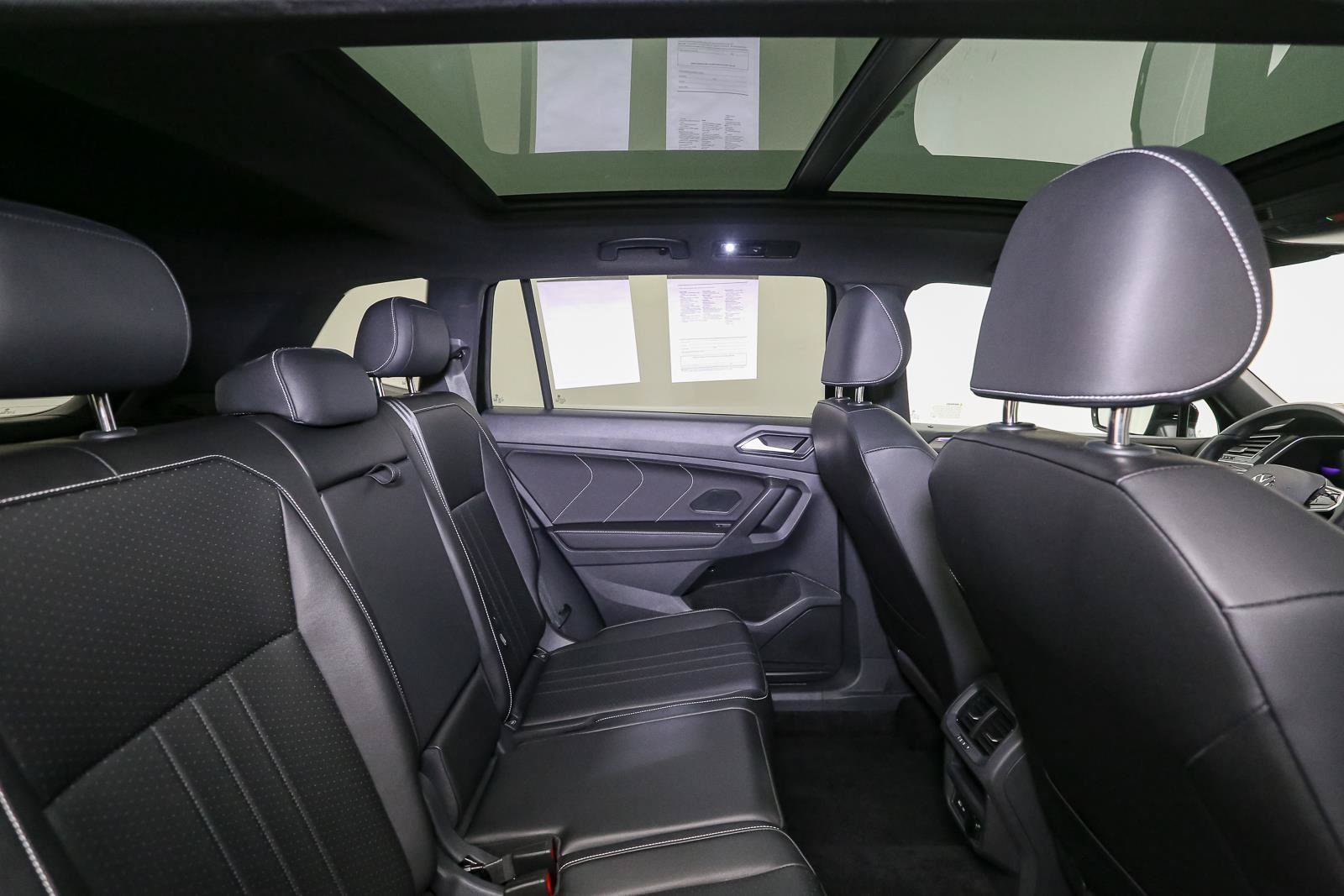 Certified 2024 Volkswagen Tiguan SE R-Line AWD/4WD image 28
