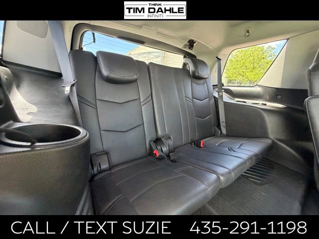 Used 2019 Cadillac Escalade Premium Luxury AWD/4WD image 19