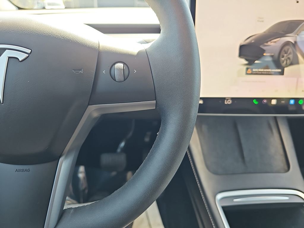 Used 2024 Tesla Model Y Long Range image 22